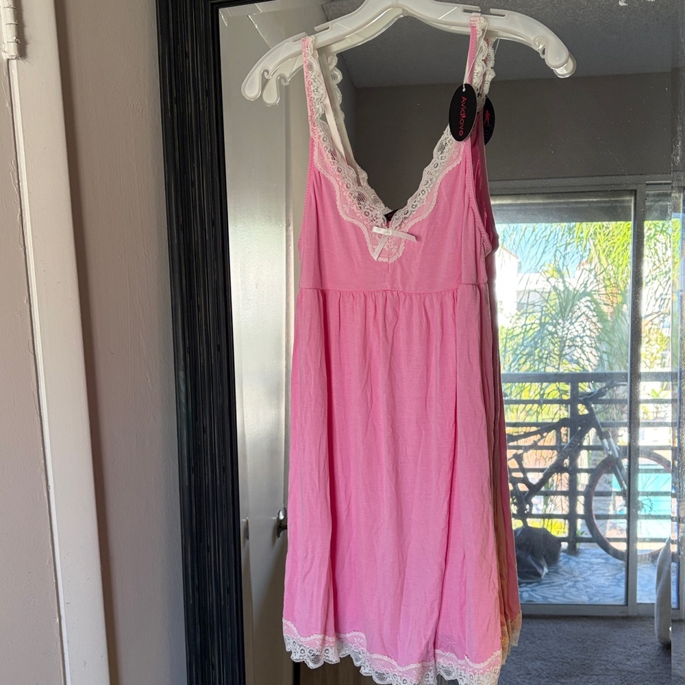Chic Pink Lace Chemise
